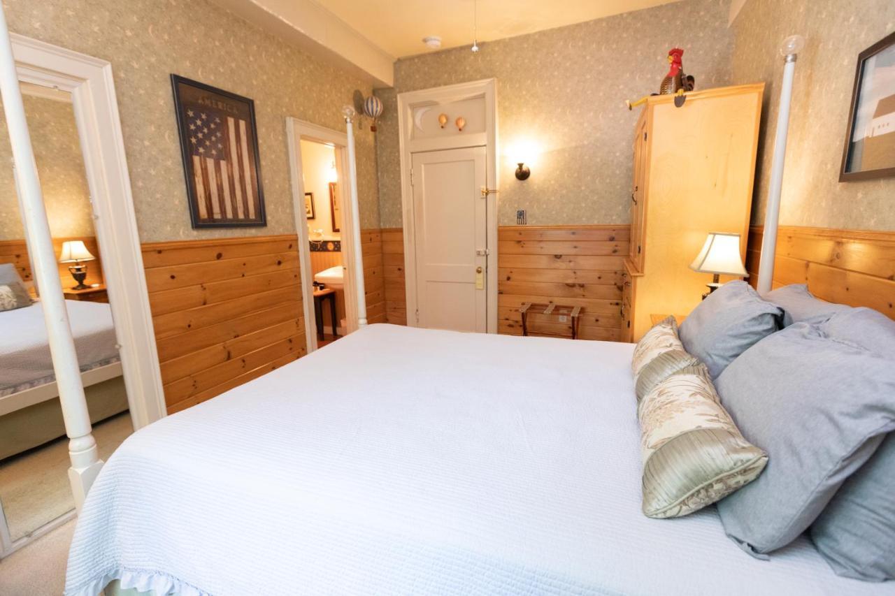 Waybury Inn East Middlebury Екстериор снимка