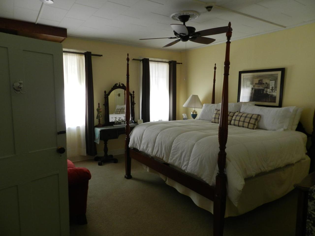 Waybury Inn East Middlebury Екстериор снимка