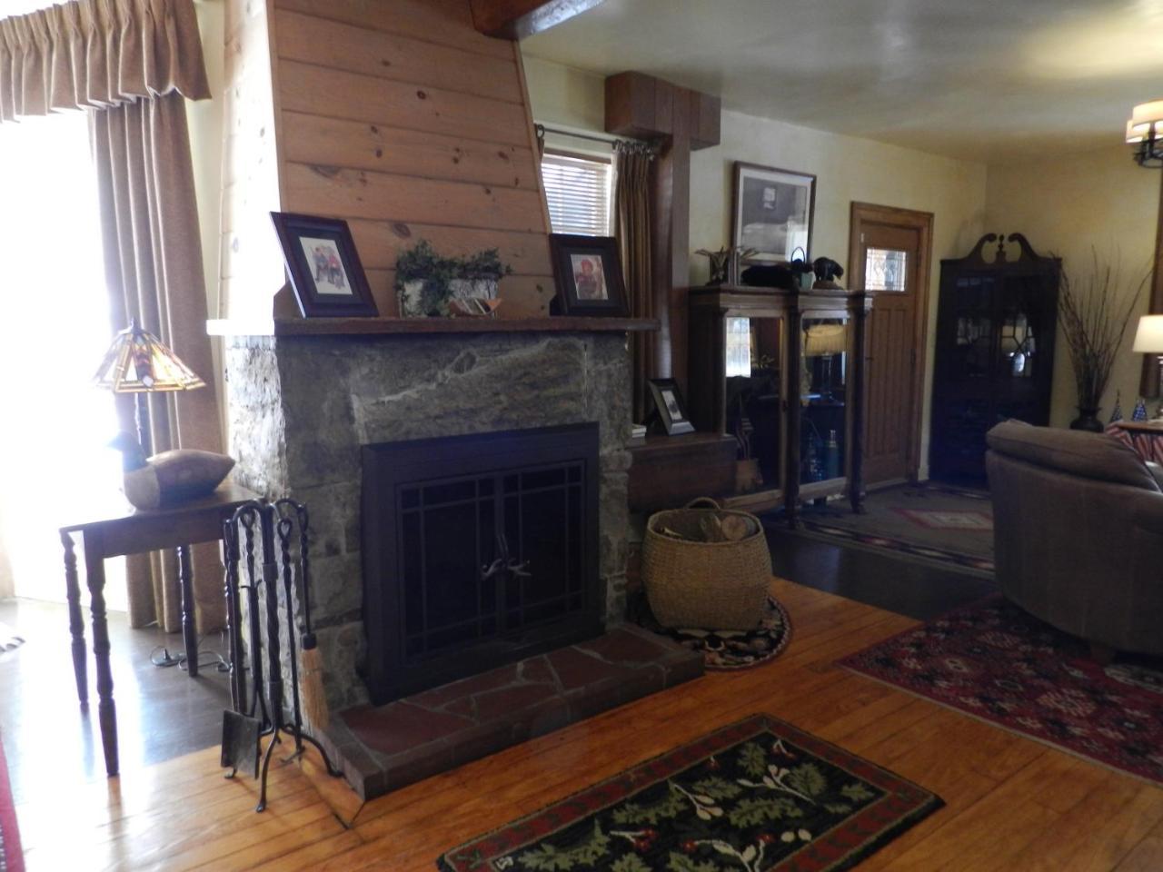 Waybury Inn East Middlebury Екстериор снимка